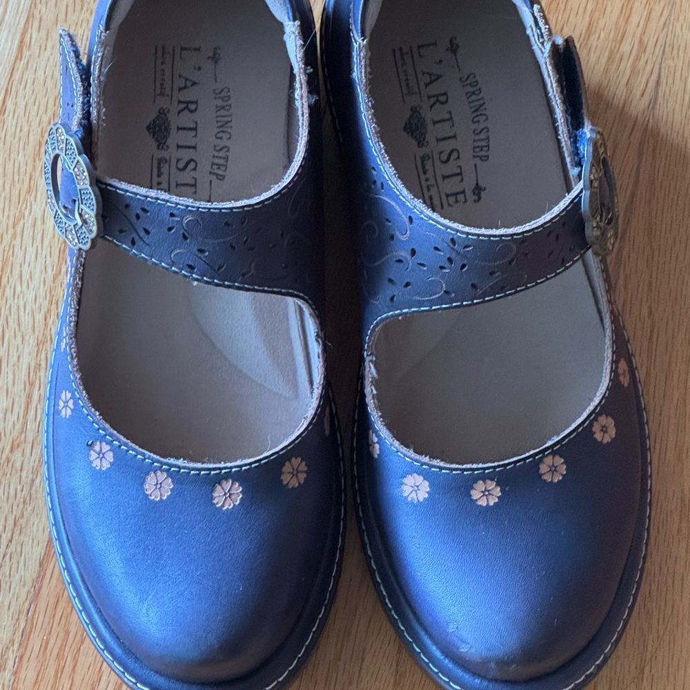 L'ATISTE Navy Blue Mary Jane Platform Shoes with Floral Accent